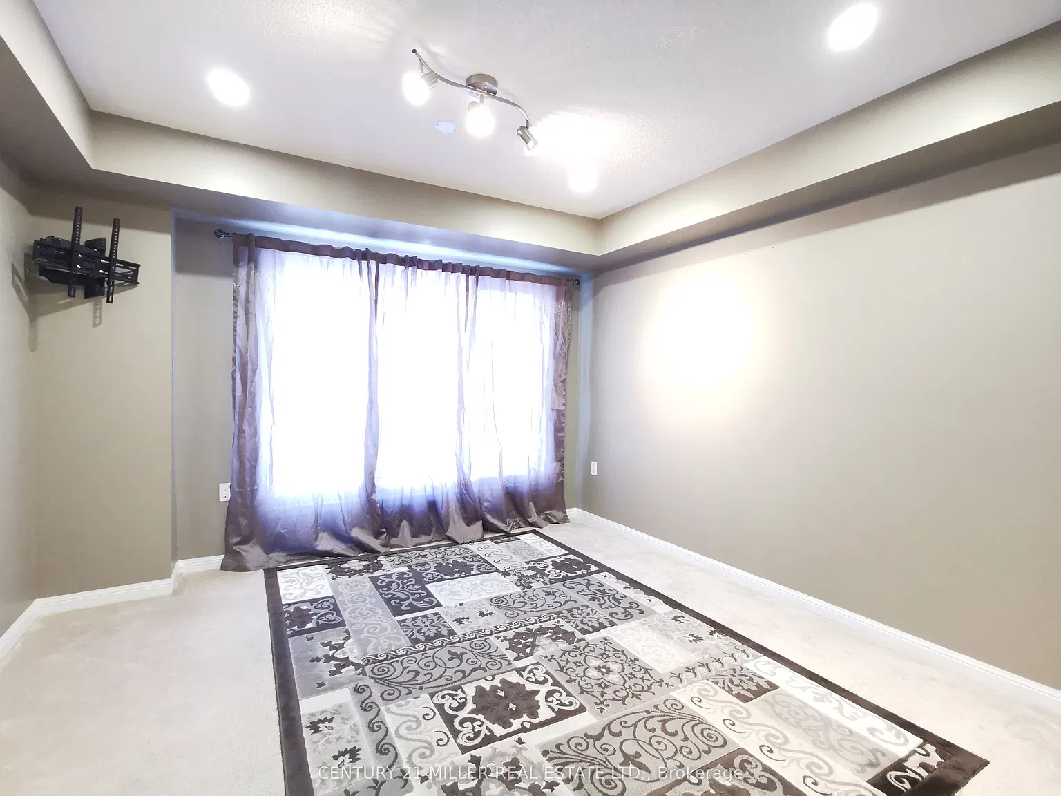 4 bed, $3,250 — Photo 3