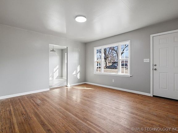 4th image of 622 S 105th East Pl