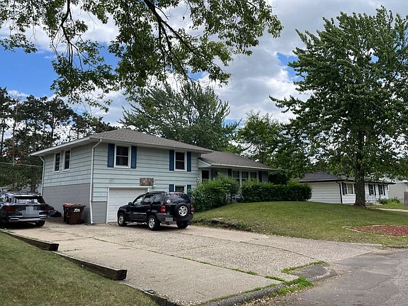 3rd image of 1648 Dixon Dr