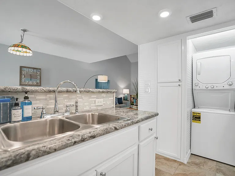 2803 Seagate Ln N — Photo 6