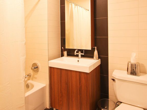 3rd image of 116 John St APT 1210