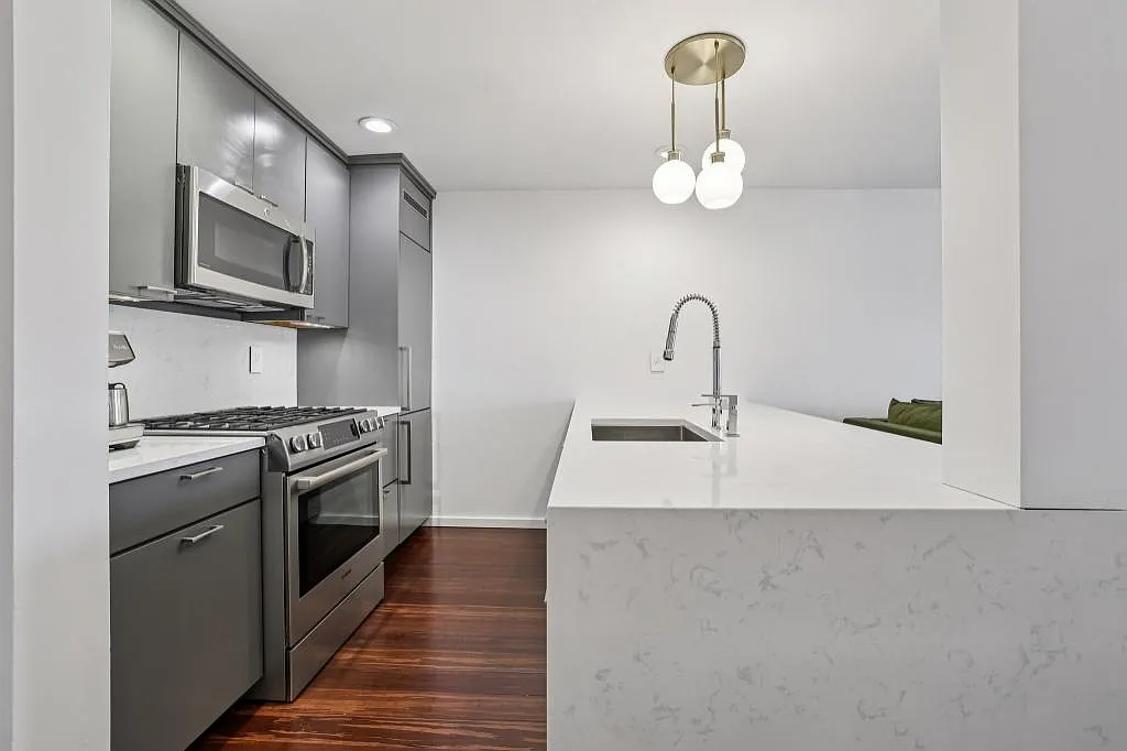 Uptown Condos - 1 bedroom — Photo 4