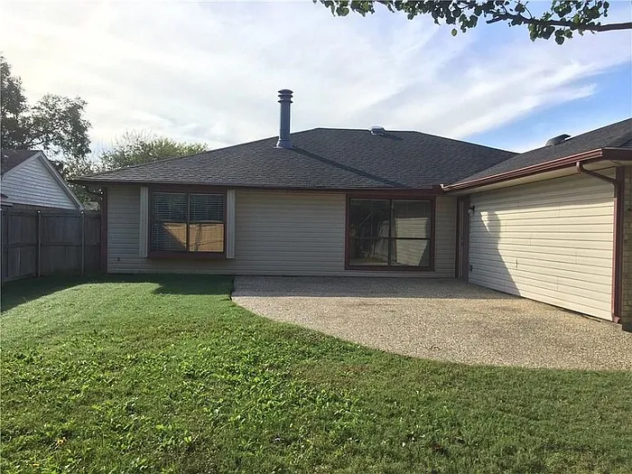 621 Shenandoah Ct — Photo 12