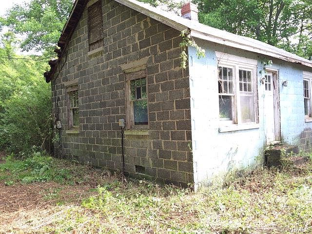 2nd image of 3816 Woodstock Rd