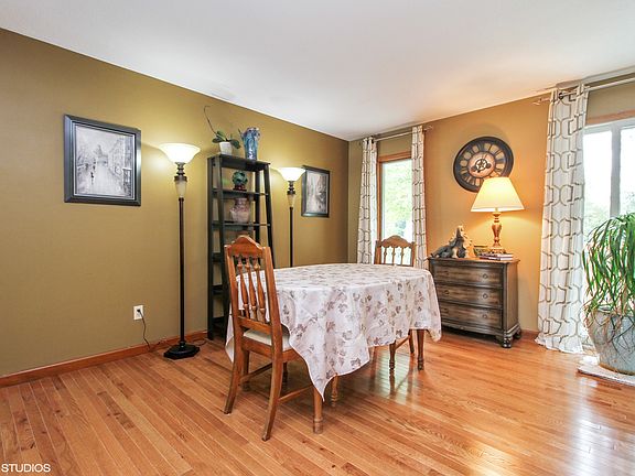 4th image of 1060 Shawnee Ct