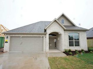504 Milestone Rd, Bentonville, AR 72712