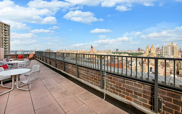 Sold by Compass | media 6