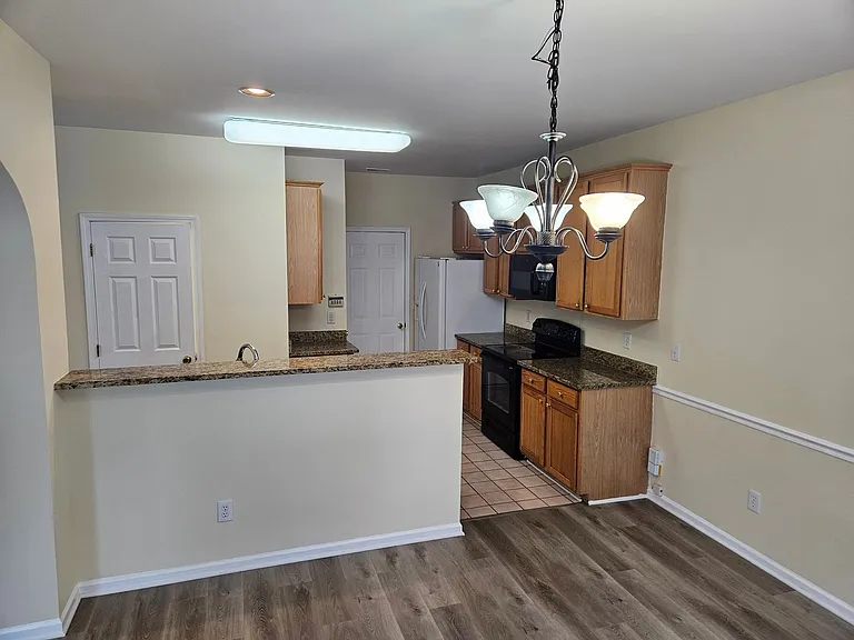 4929 Delta Lake Dr — Photo 7