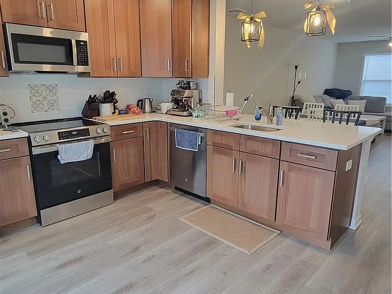 326 E Frankford St — Photo 6