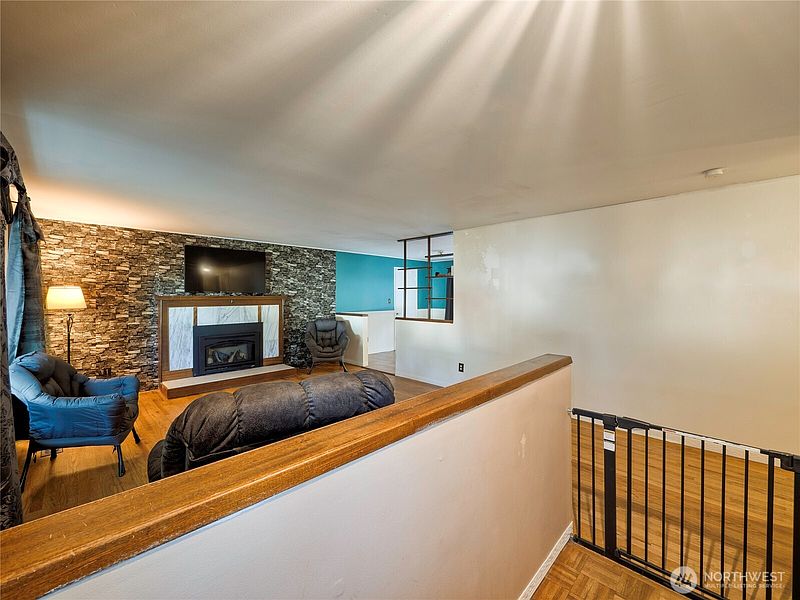 3rd image of 30443 3rd Avenue S