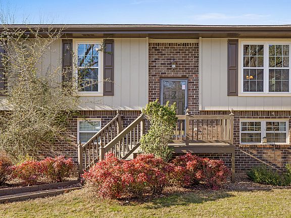2nd image of 285 Meadow Green Dr