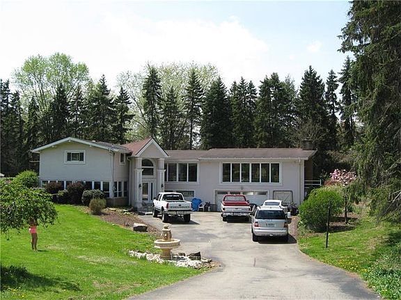 2nd image of 1890 Arden Dr
