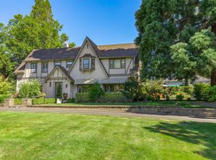 2447 Hillcrest Rd, Medford, OR