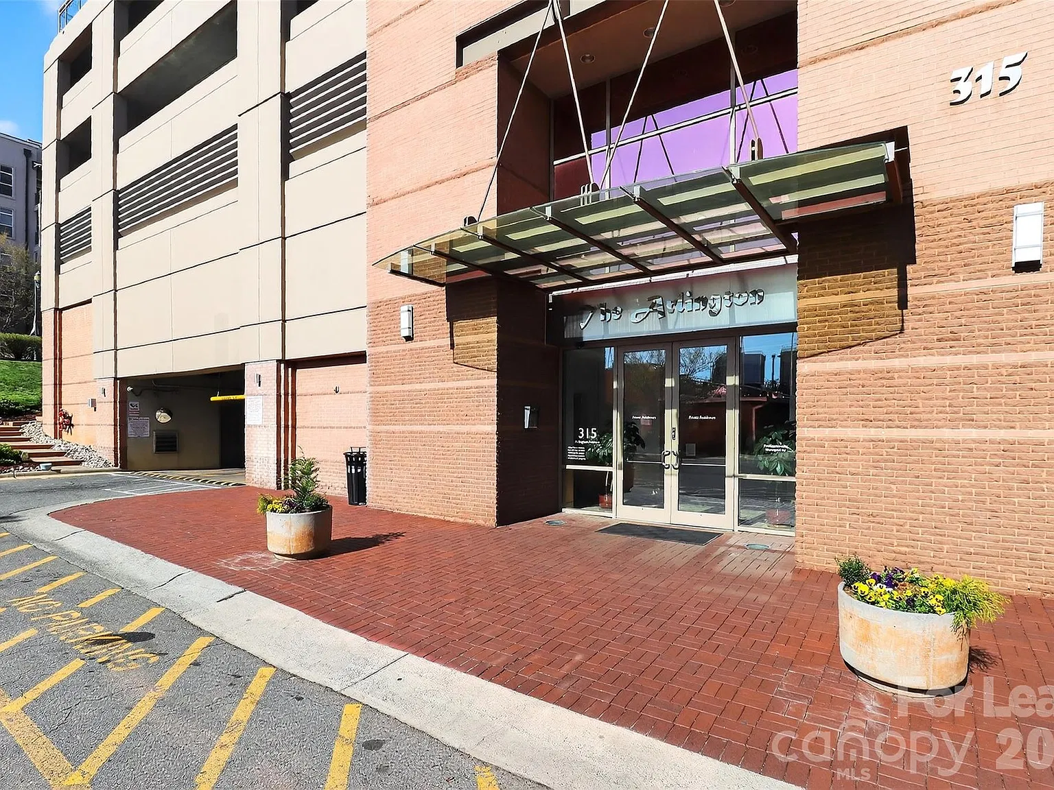 The Arlington — Photo 3