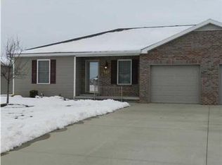 523 S 8th Ave, Haubstadt, IN 47639