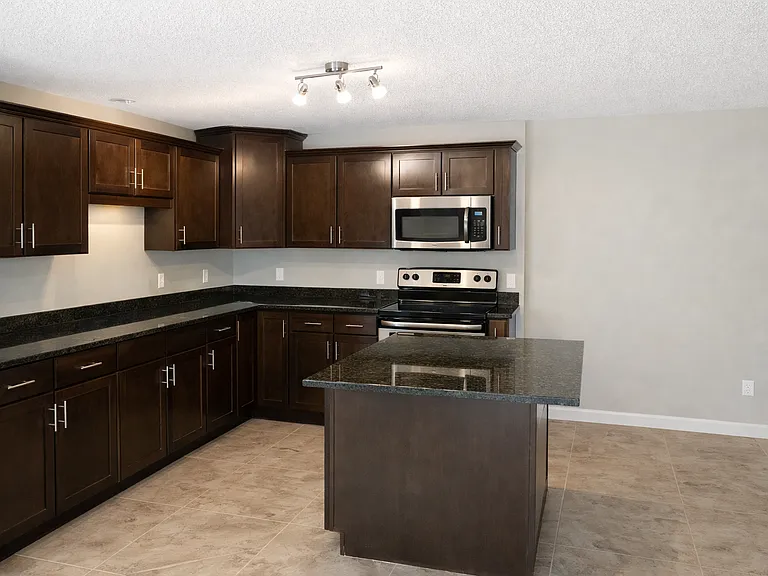 Eagle Crossing Apartments — Photo 1