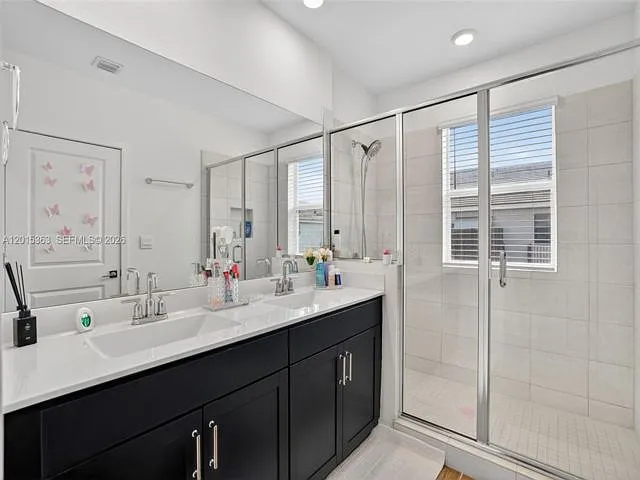 163 NE 13th Ave — Photo 10