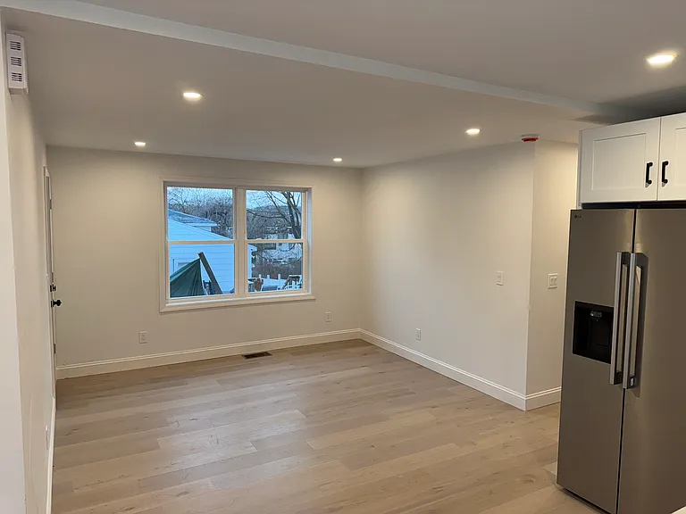 30 Ridgeway Ave — Photo 3