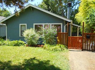 2360 Emerald St, Eugene, OR 97403