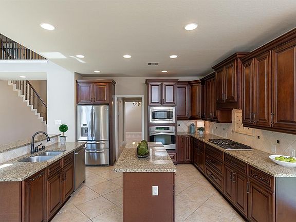 3rd image of 4422 Piper Pass Ln