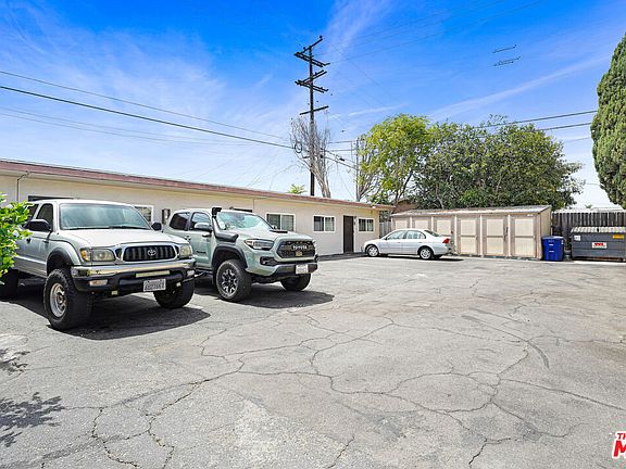 3rd image of 8181 Commercial Pl