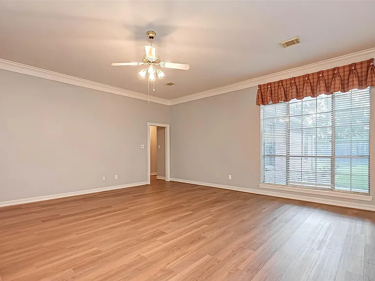 4502 Devonshire St — Photo 8