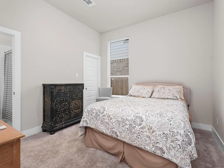 359 Mallorn Ln — Photo 8