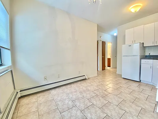 Rented by Astoria Realty | media 12