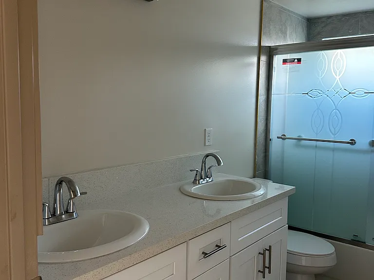 5862 W 83rd St #B — Photo 4