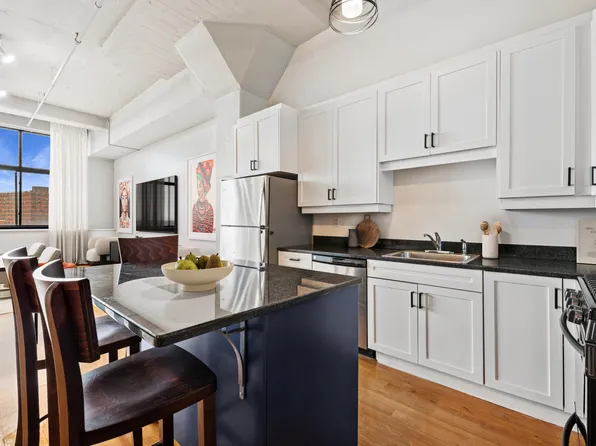 535 Dean Street image 3 of 12