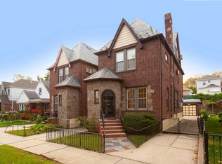 4532 157th St, Flushing, NY 11355