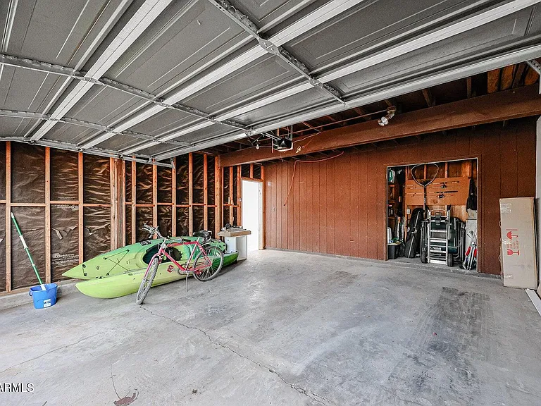 194 Laguna Dr E — Photo 3