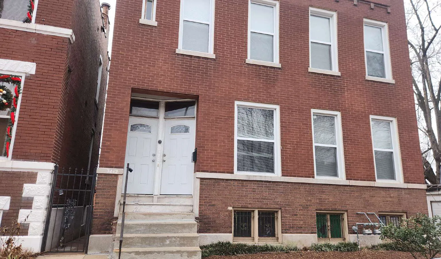 2 bed, 1.0 bath, $975 — Photo 1