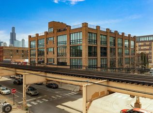 177 N Ada St #206, Chicago, IL 60607