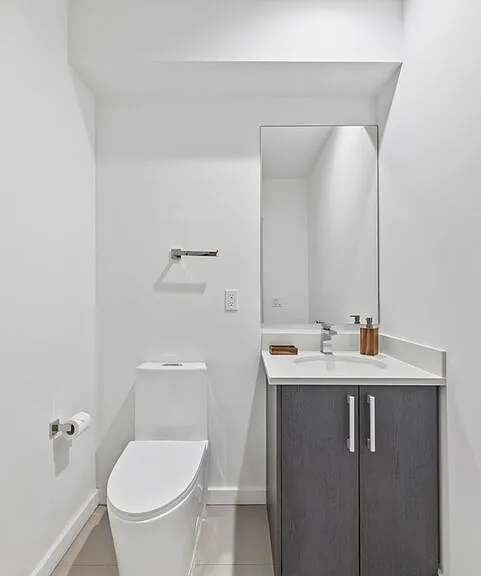 1243 N Gower St — Photo 6