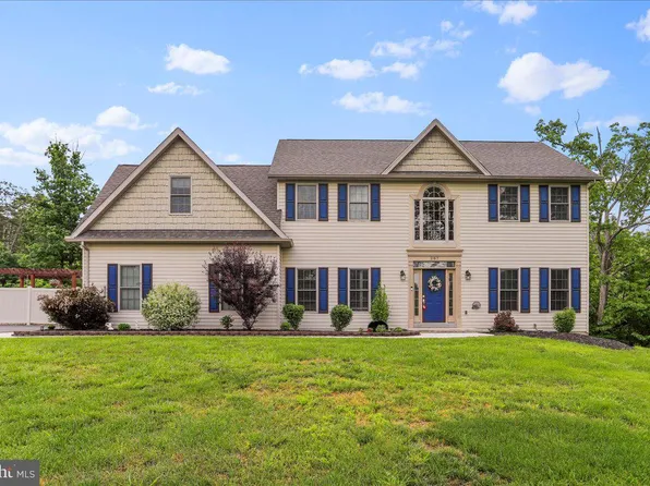 287 N Lakewood Dr, Ridgeley, WV 26753