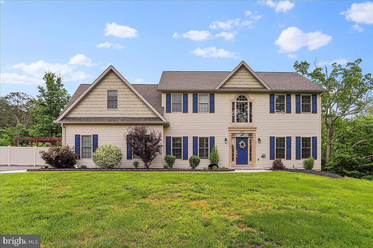 287 N Lakewood Dr photo 1