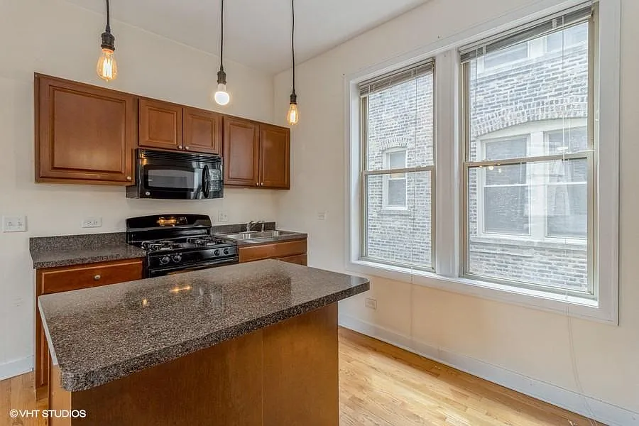 Building Photo - 2611 W Augusta Blvd #1R