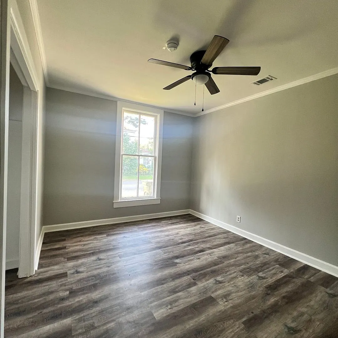 301 South College St. — Photo 3