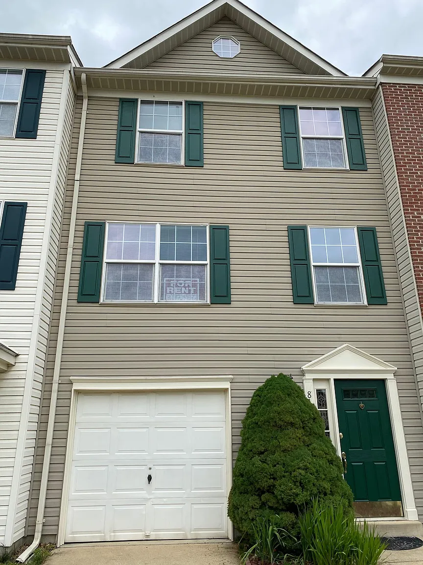 816 Vanderbilt Ter SE photo 1