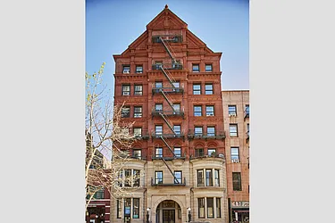 105 Montague Street in Brooklyn Heights