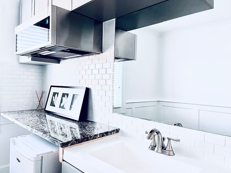 2nd image of 2341 York Ave #33