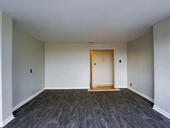 5th image of 3844 Poplar Ave