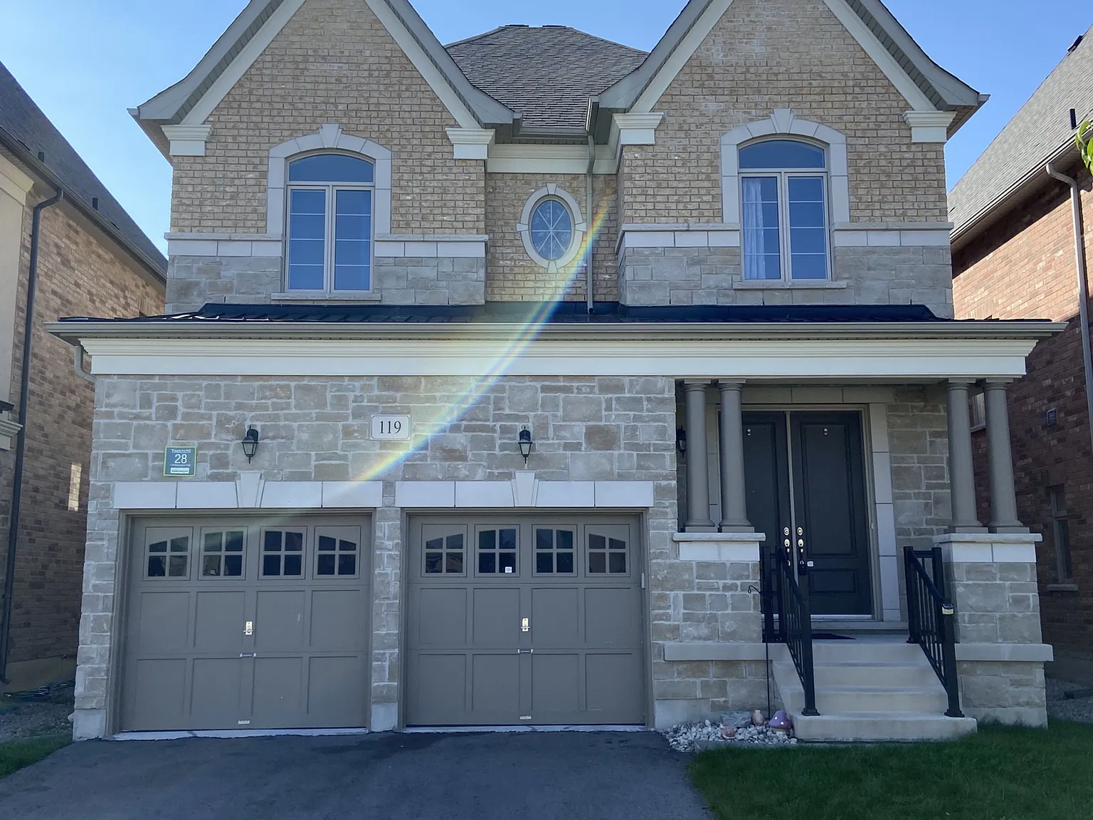 4 bed, $4,100 — Photo 1