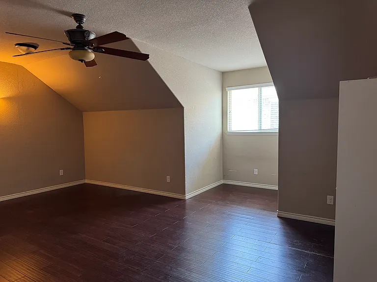 2116 Megan Creek Dr — Photo 3