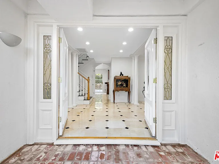 2461 Jupiter Dr — Photo 8