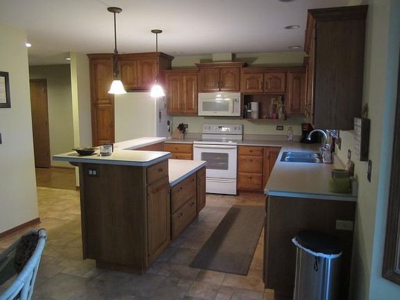2nd image of 615 Indian Creek Dr