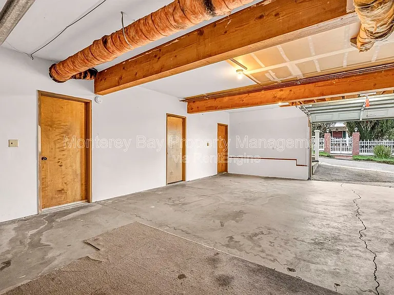 215 2nd St #B — Photo 24