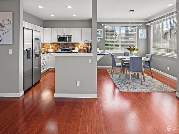 4th image of 18592 NE 57th Way