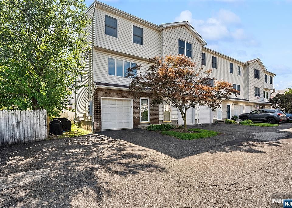 1st image of 274 Garibaldi Ave APT 1